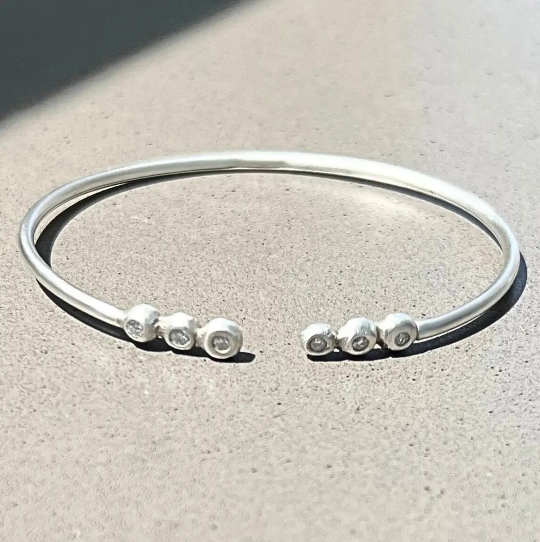 DIAMOND FLEXIBLE THIN CUFF