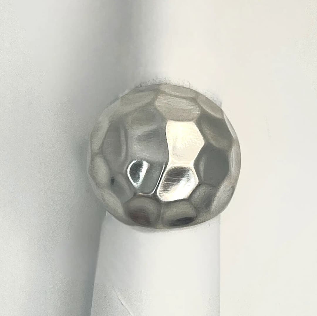 HAMMERED HIGH DOME RING