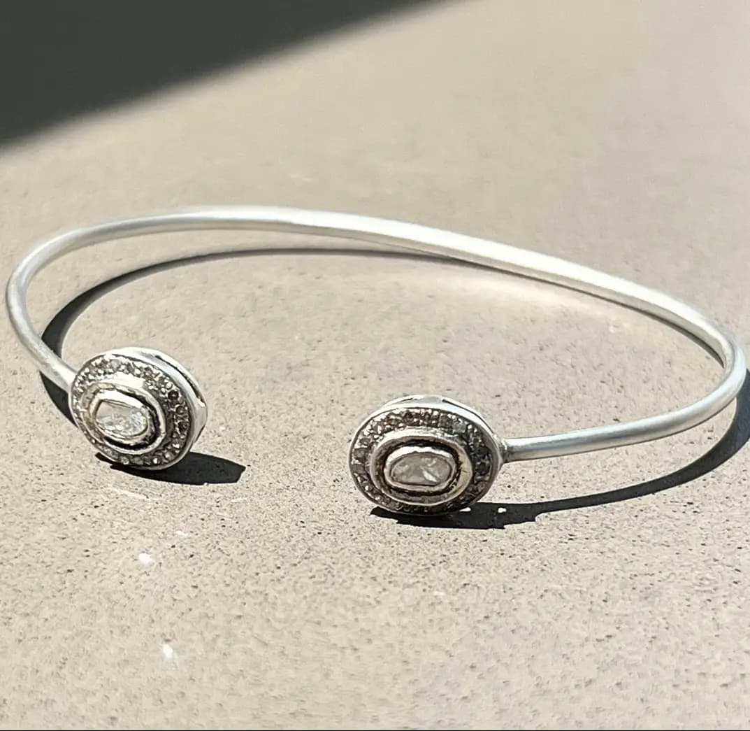 KUNDUN SINGLE CUFF